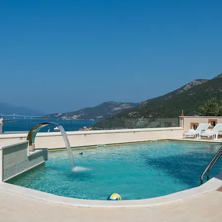 Guest house With Pool 