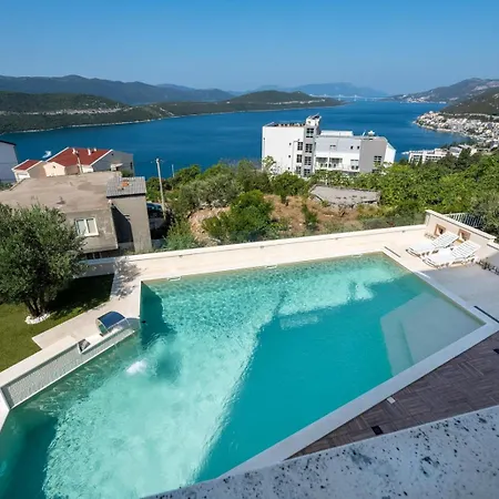 Guest house With Pool 