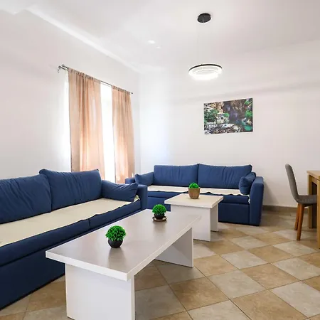 Guest house With Pool 