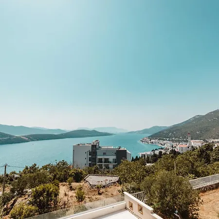 Guest house With Pool 