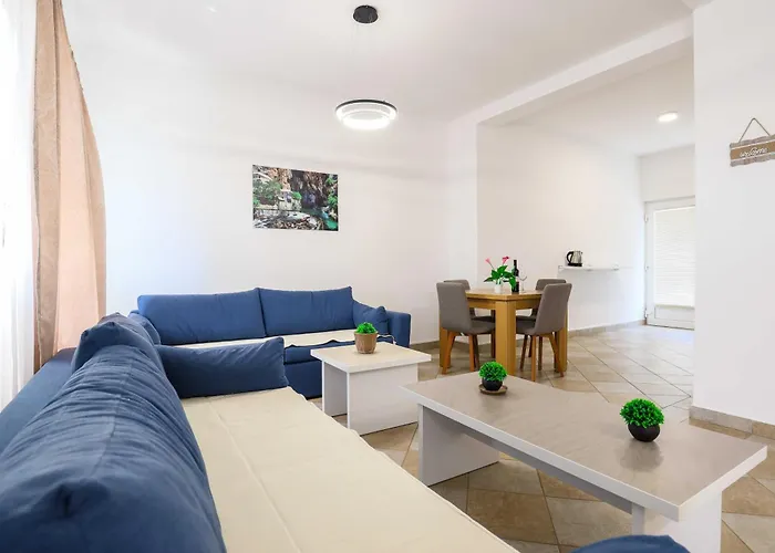 Guest house With Pool 